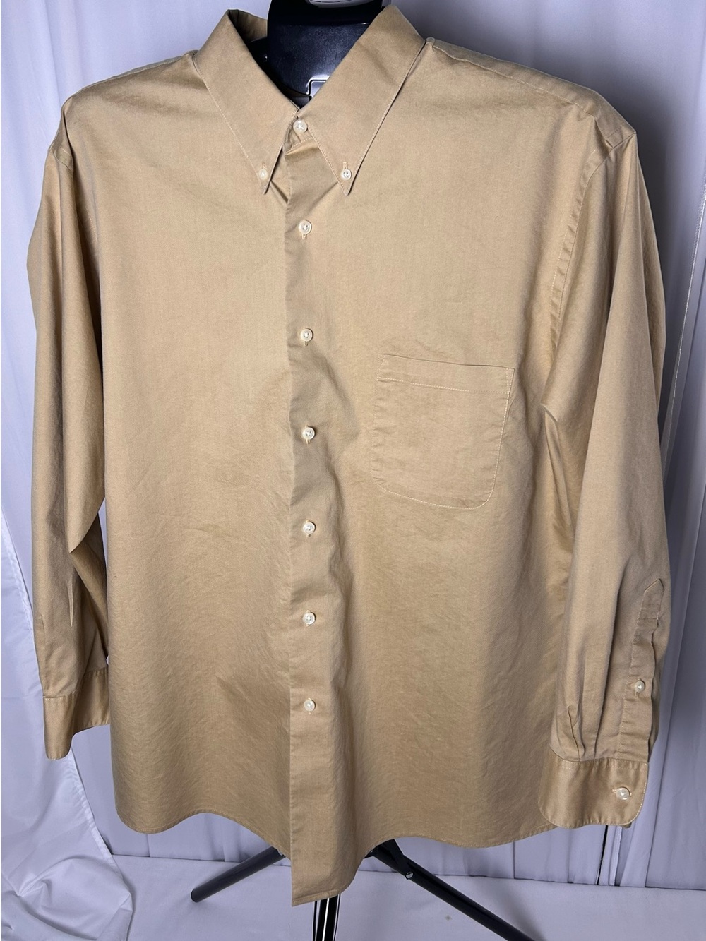 Van Heusen Men's Button-Down Shirt in Tan